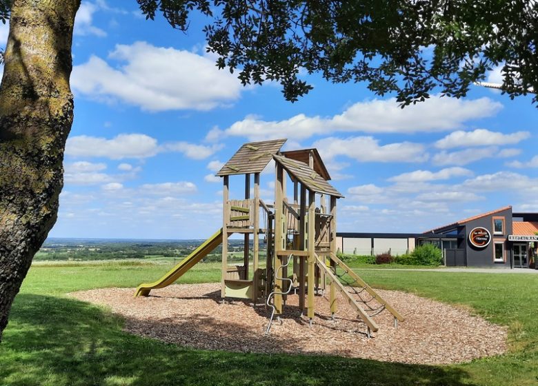 Aire de pique-nique aux abords du Moulin de l’Epinay