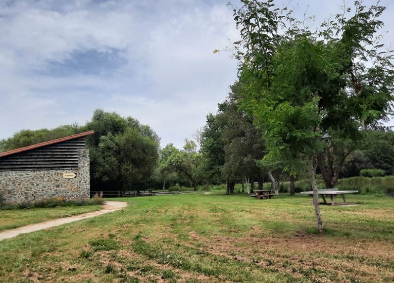 Aire de pique-nique de l’étang à Saint-Lézin