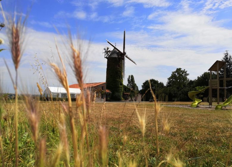 Aire de pique-nique aux abords du Moulin de l’Epinay