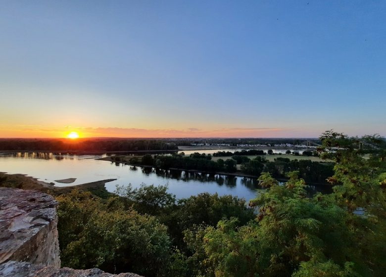 LE PROMONTOIRE DU MONT GLONNE, LES RIVES DE LA LOIRE ET L’EMBOUCHURE DE L’ÈVRE